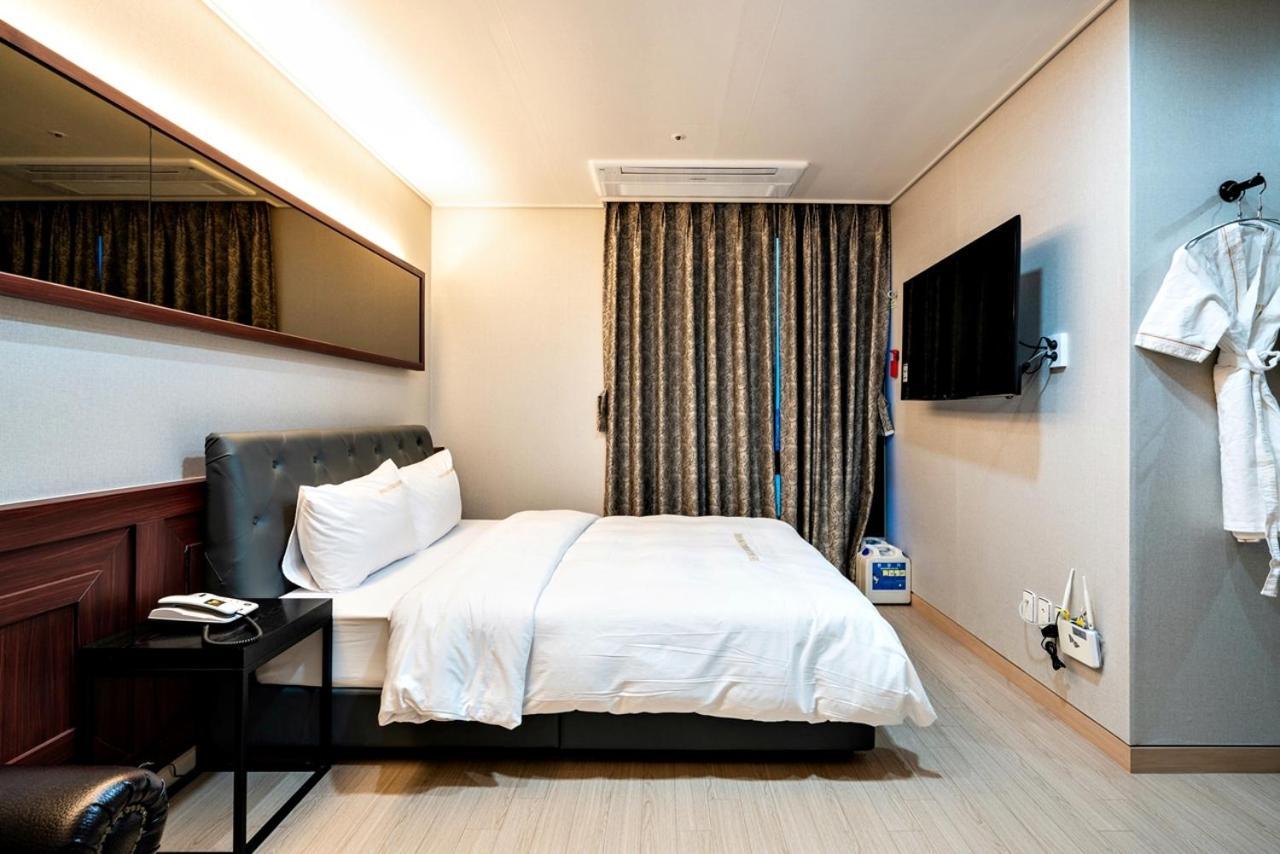 Siheung Seoul Tourist Hotel Exteriör bild