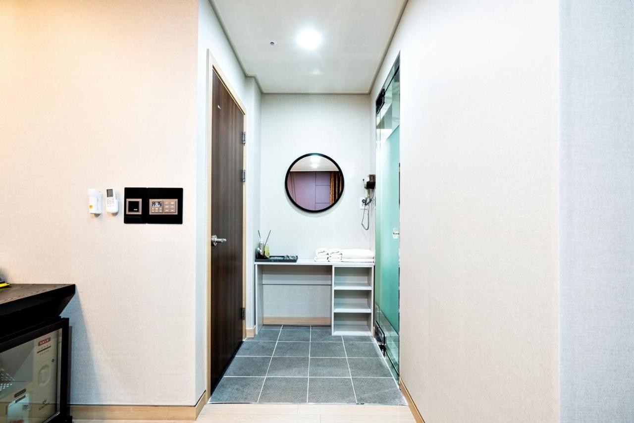 Siheung Seoul Tourist Hotel Exteriör bild