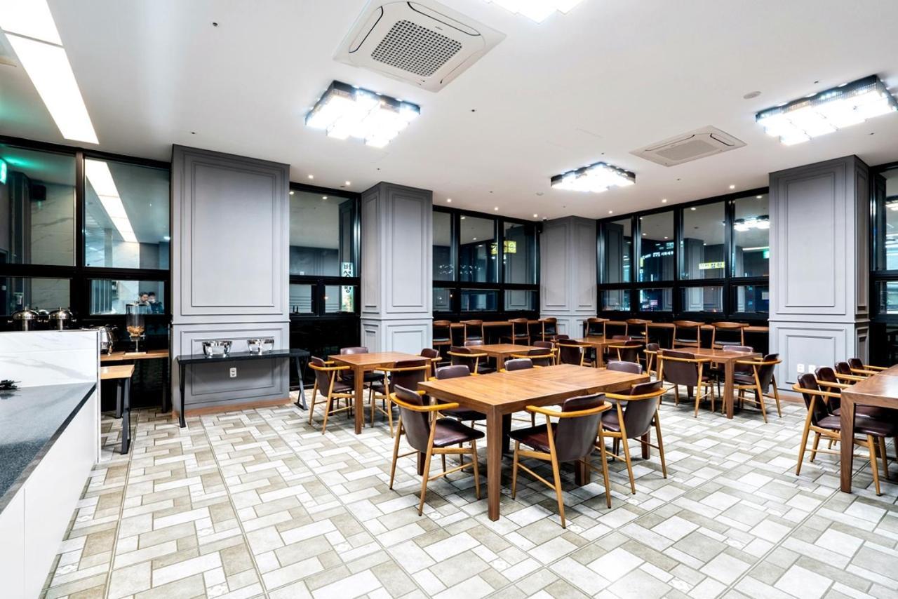Siheung Seoul Tourist Hotel Exteriör bild