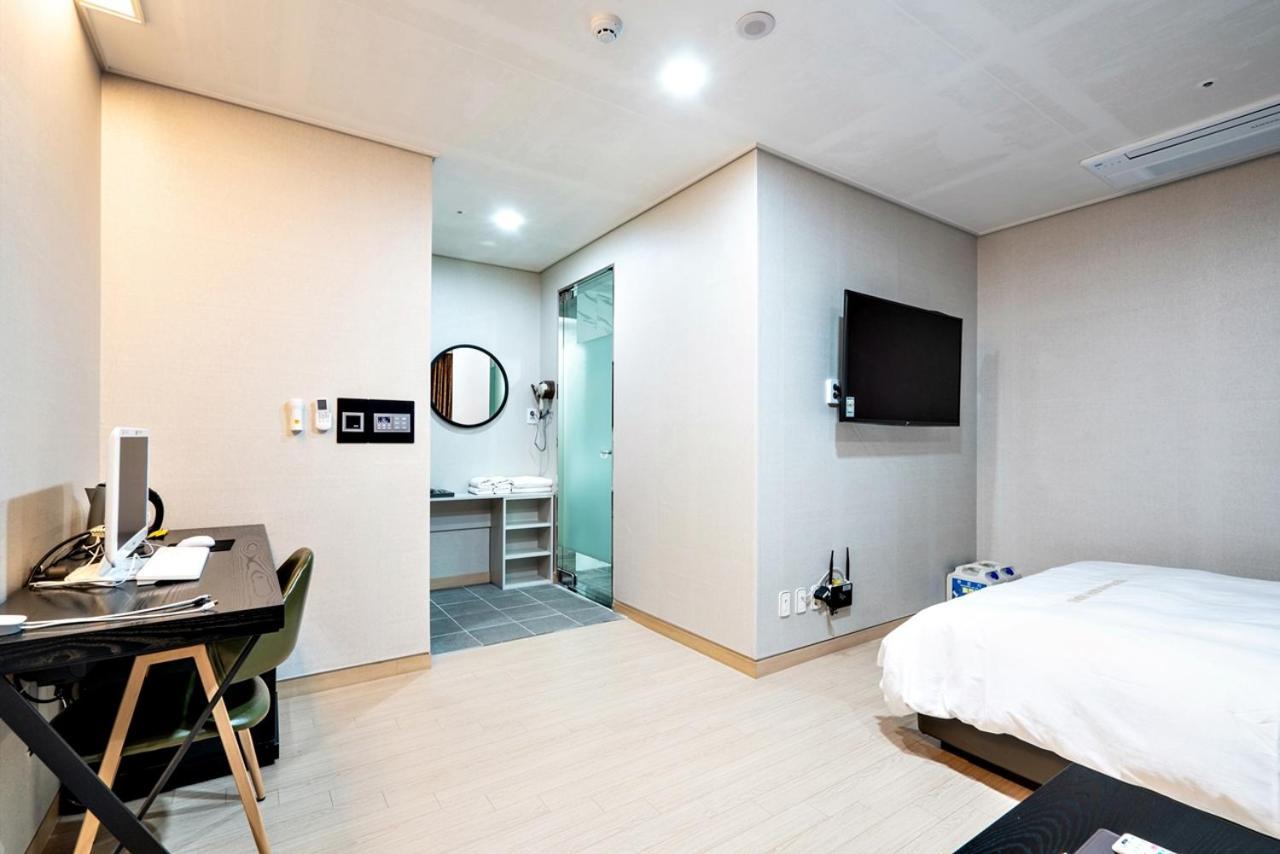 Siheung Seoul Tourist Hotel Exteriör bild