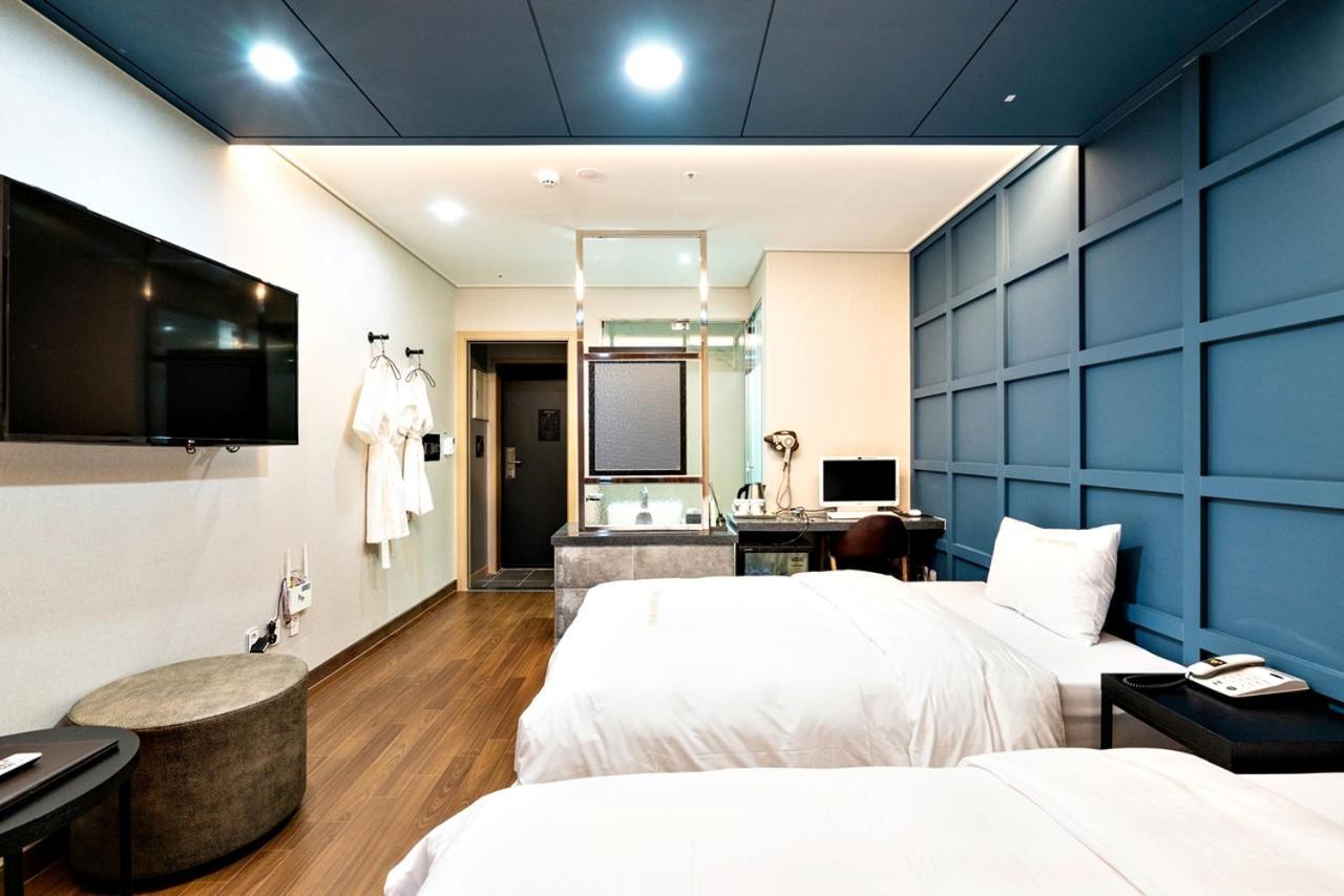 Siheung Seoul Tourist Hotel Exteriör bild