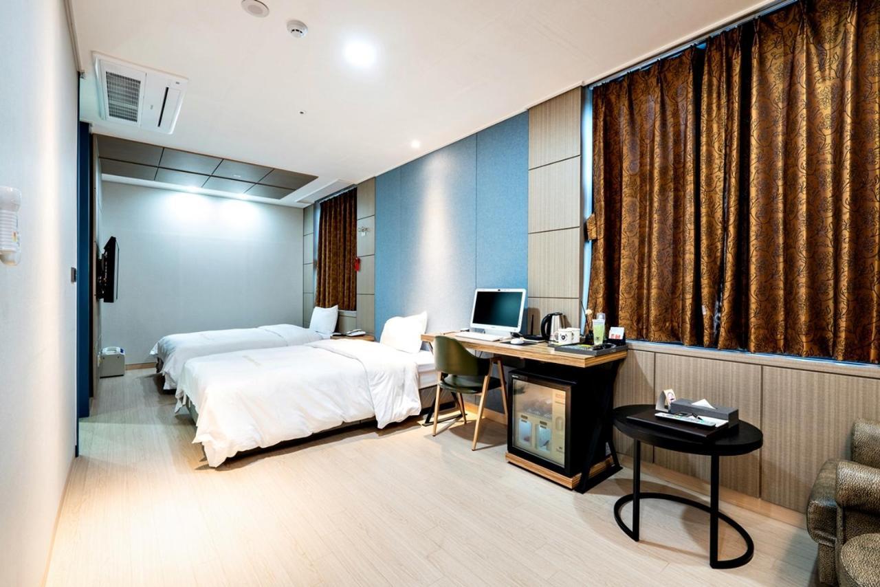 Siheung Seoul Tourist Hotel Exteriör bild